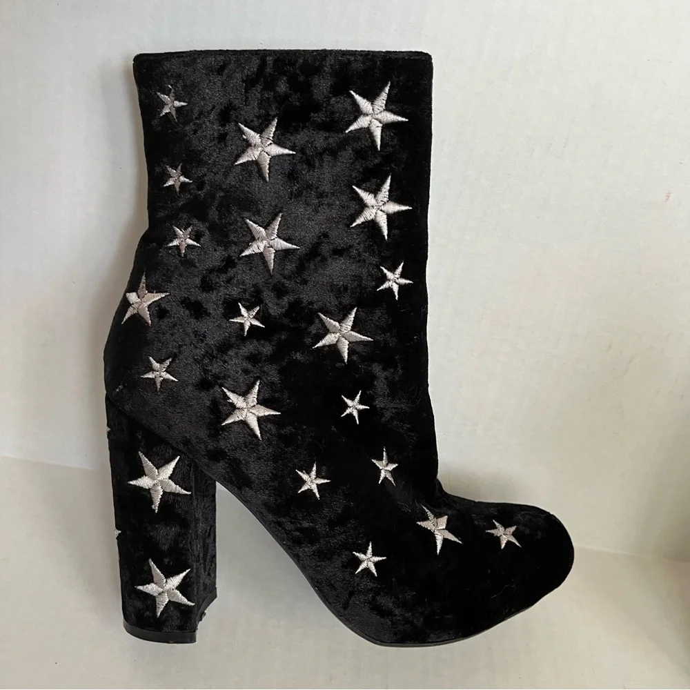 Wild Diva Black Star-Embellished Ankle Boots 7 - Picture 4 of 11